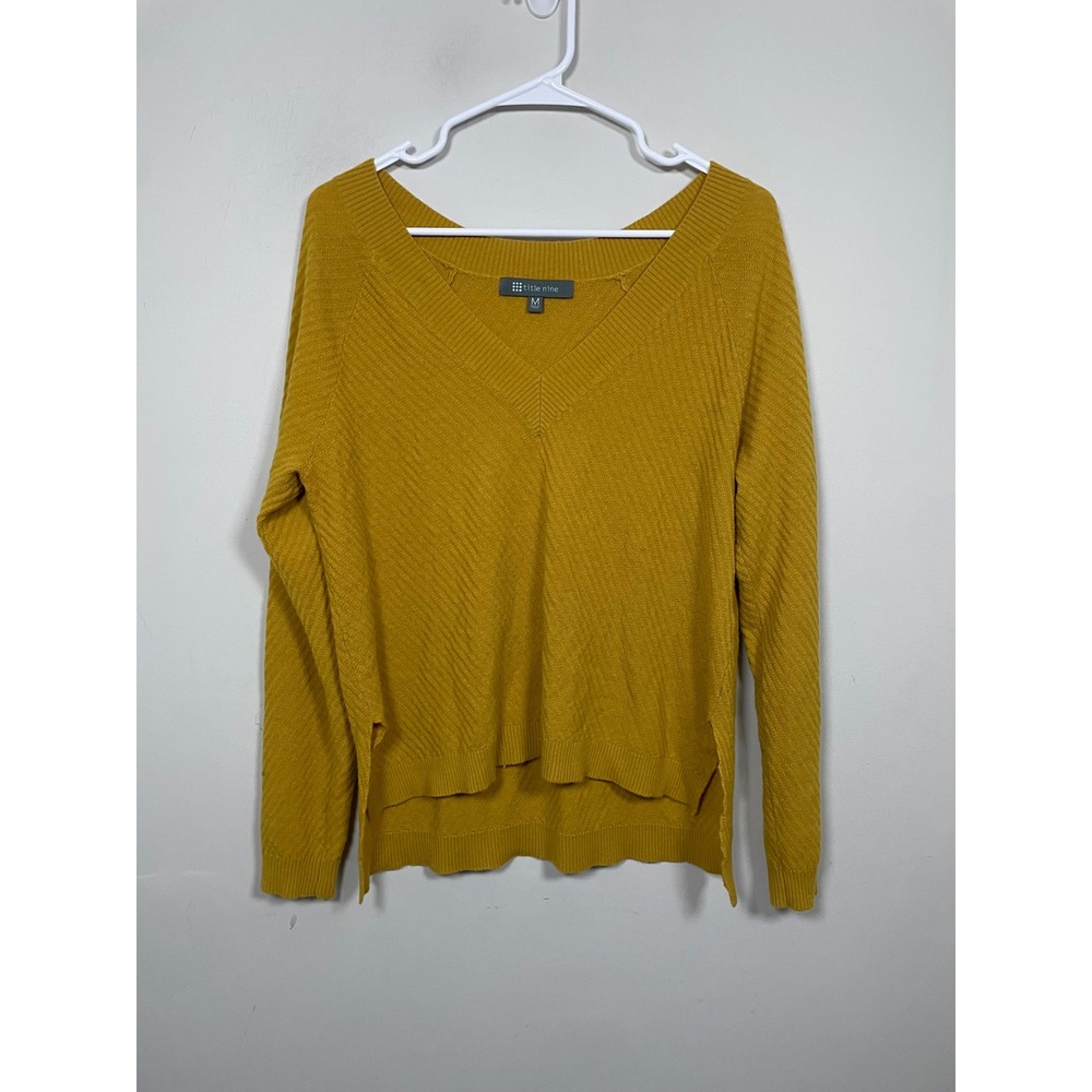 Title Nine V-Neck Extrafine Merino Wool Blend Mustard Yellow Sweater Size Medium